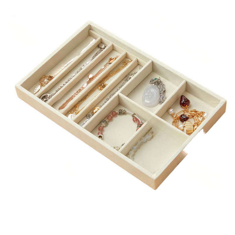 https://fulmo-img-server.com/jewelcoll/5df40310-418e-4358-ac9d-191b854e8603.jpg