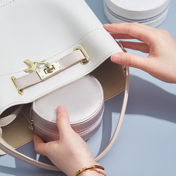 レザー製丸型ジュエリーボックス 多段収納 携帯用