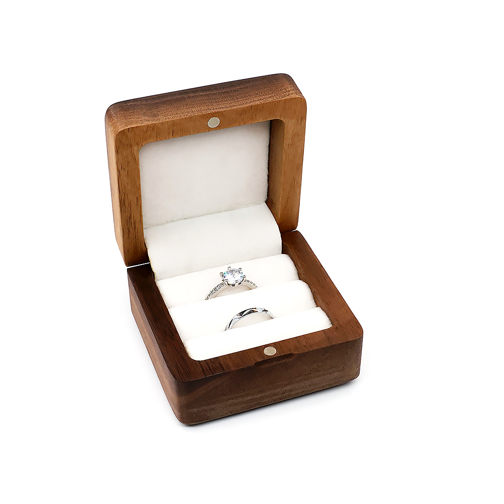https://fulmo-img-server.com/jewelcoll/8460cb26-e475-4f80-879a-006103769f6d.jpg