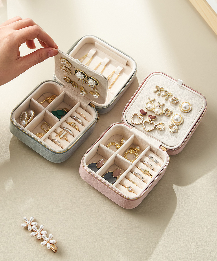 レザー調ジュエリーボックス