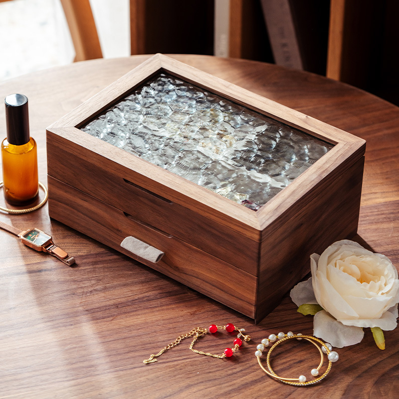 https://fulmo-img-server.com/jewelcoll/b2ed3bda-cbc7-4378-bd1e-cc87c56f77ab.jpg