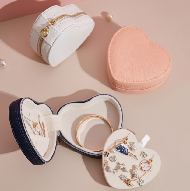 レザー製ハート型ジュエリーボックス コンパクト収納ケース