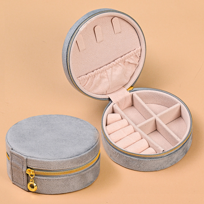 https://fulmo-img-server.com/jewelcoll/d505b885-6d57-47b9-b253-46a5ee269a2e.jpg