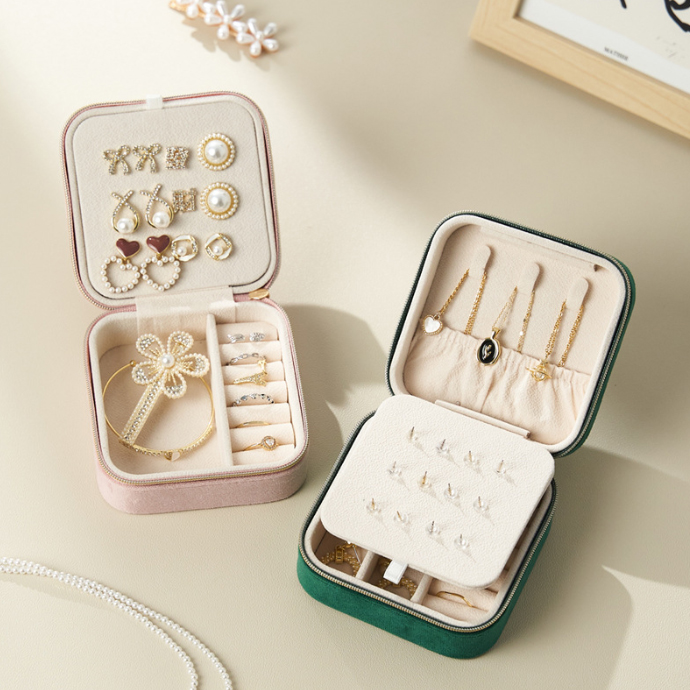 レザー調ジュエリーボックス