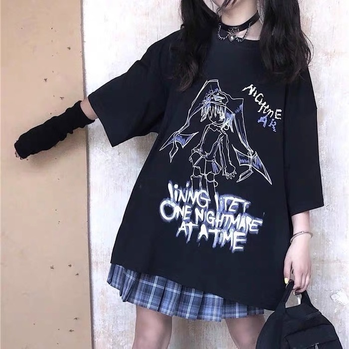 地雷系ファッション　イラストプリント　ロングTシャツ