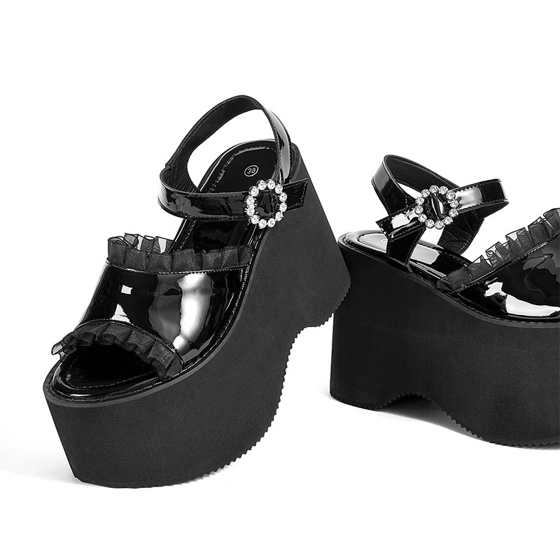 地雷系 厚底エナメル調サンダル宝石風バックル付