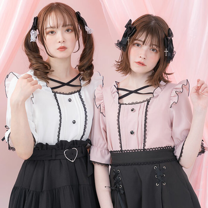 地雷系ファッション　フリル付きビッグリボンTシャツ
