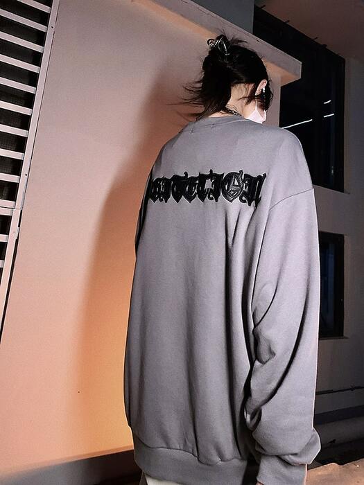 地雷系ファッション 英字ロゴ入り オーバーサイズ Tシャツ