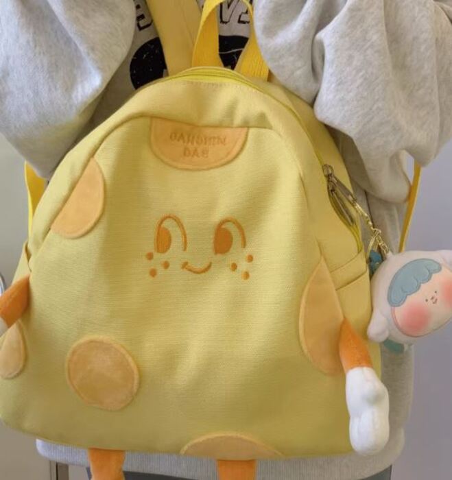 マスコットキャラを背負ってるみたい！地雷系リュック