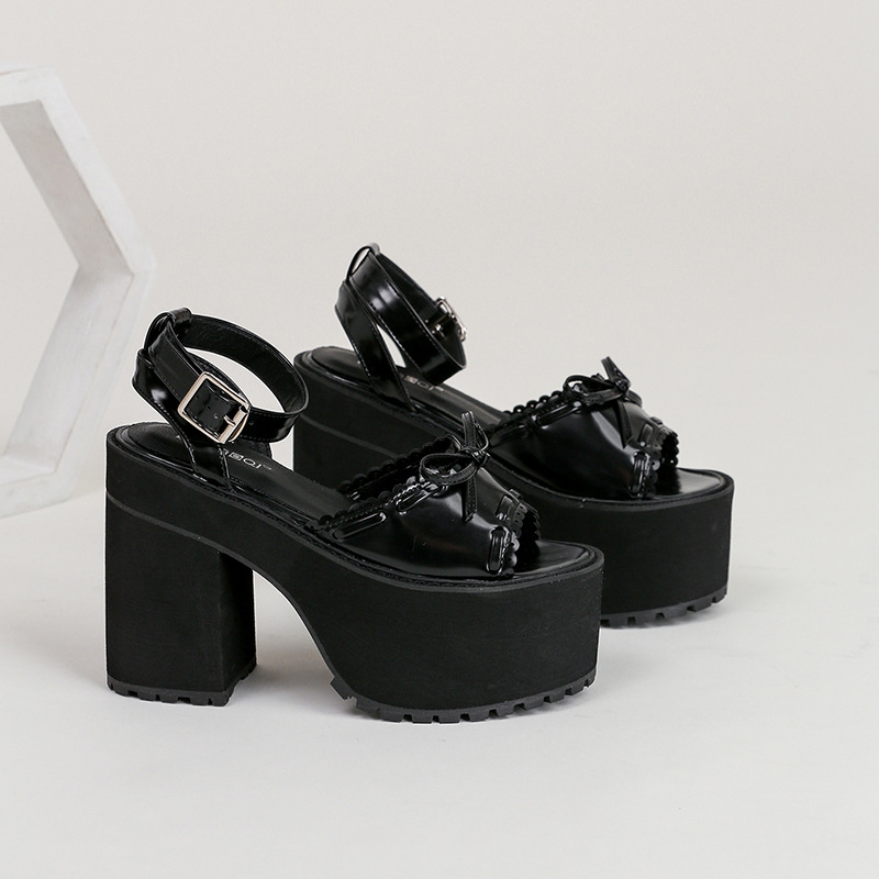 地雷系 編み上げリボン厚底サンダル