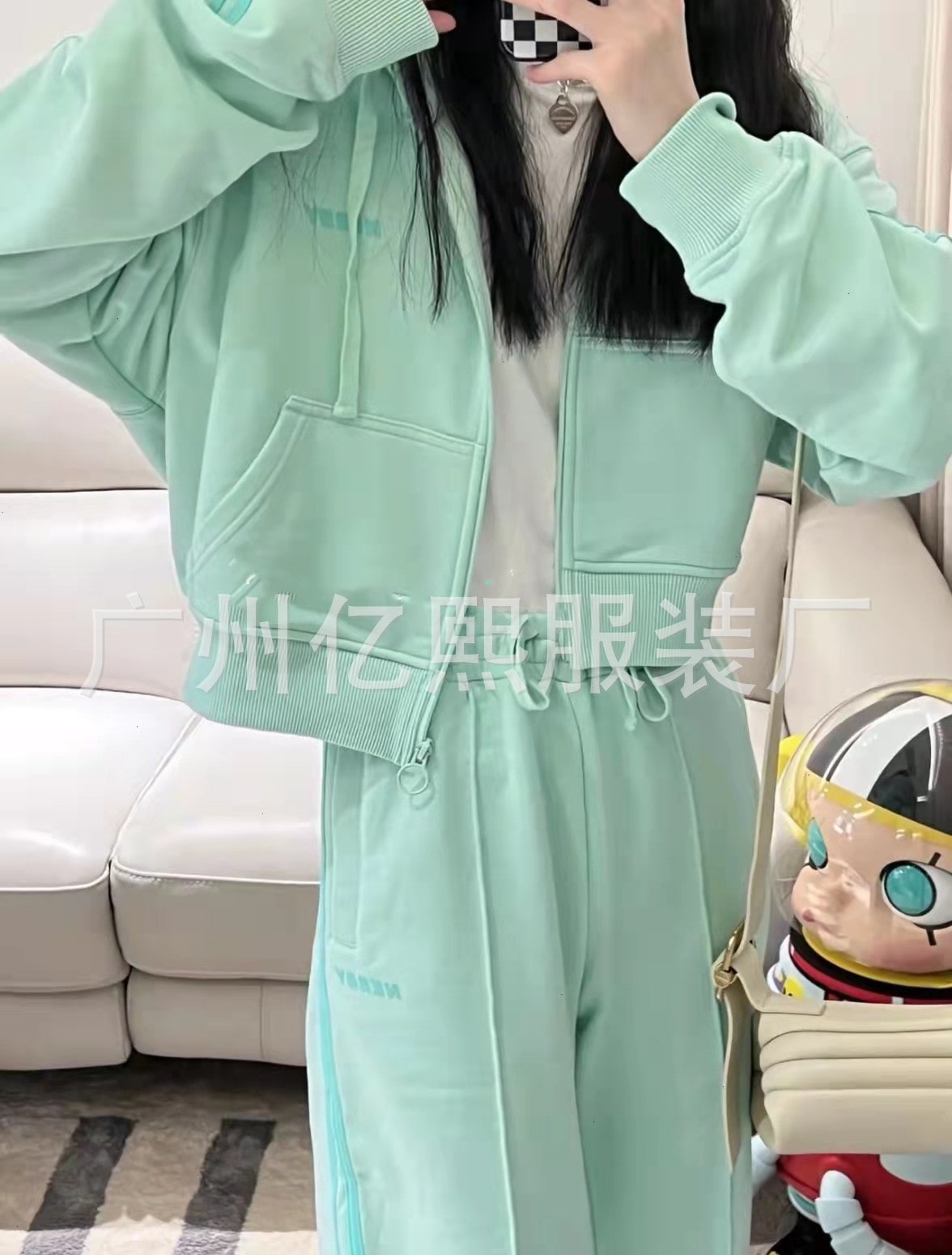 https://fulmo-img-server.com/jirapi/84f36a4f940f3a249eaf6fe84f013eea.jpg