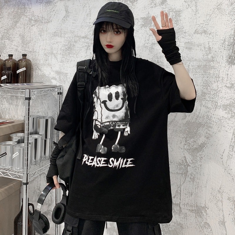 地雷系ファッション 漫画風イラスト ルーズTシャツ
