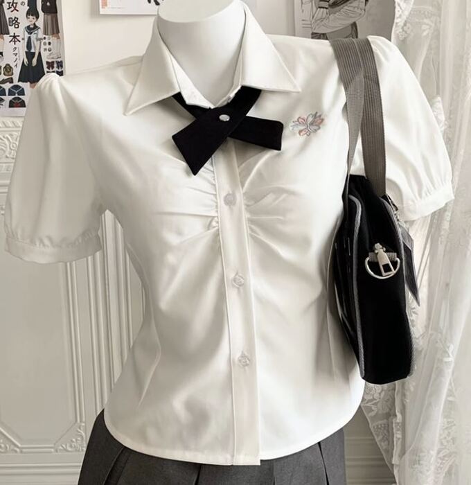 制服風!地雷系ブラウス
