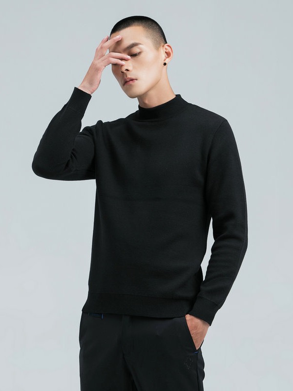 メンズカジュアルファッション 上質ニット素材のモックネック長袖セーター