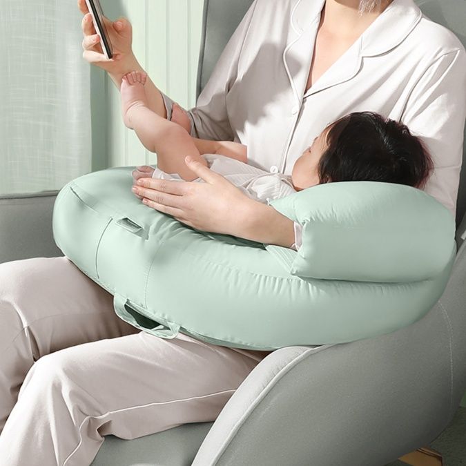 授乳時の腕の負担を軽減するおすすめ枕5選