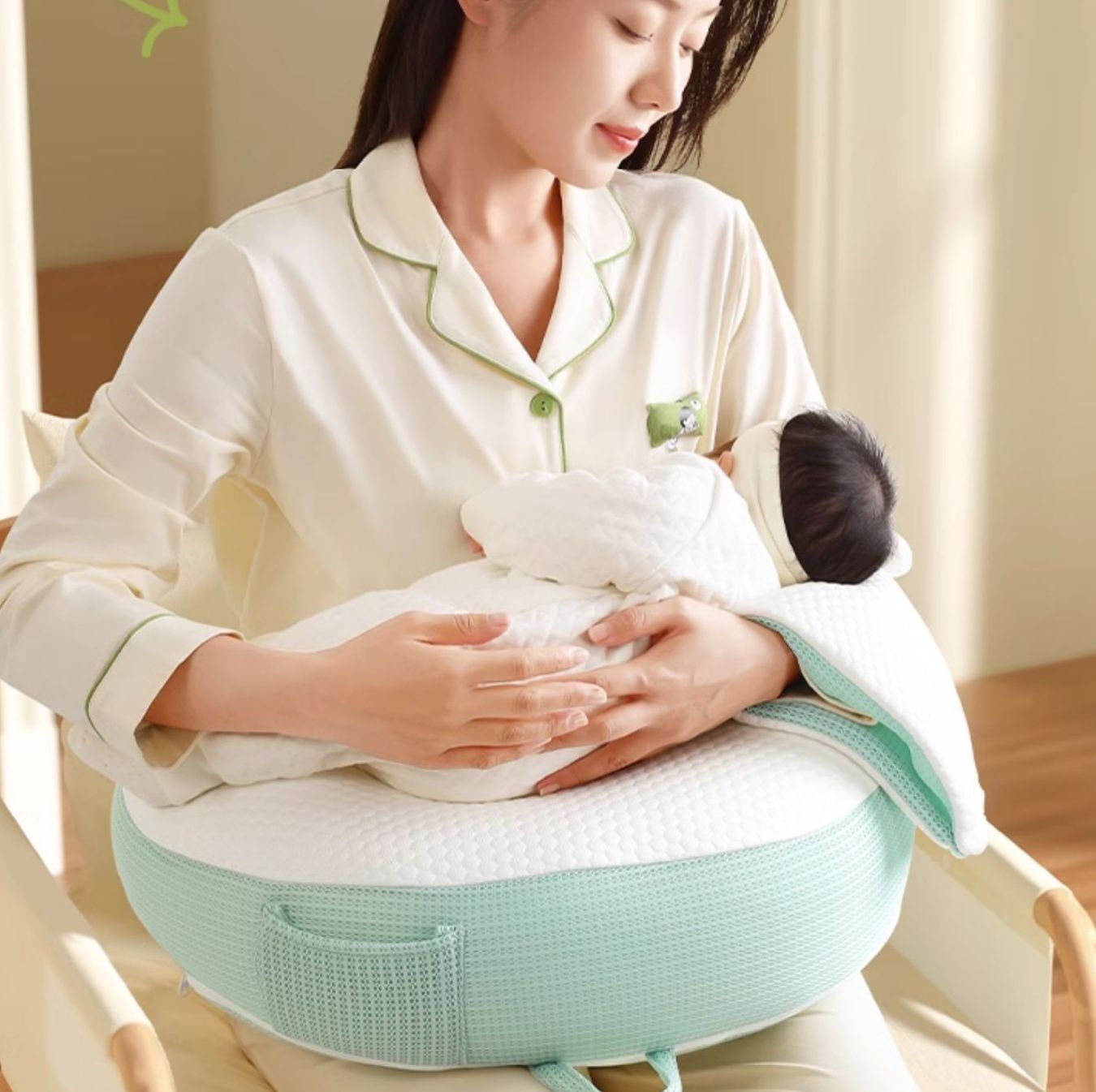 授乳クッション 科学設計多機能硬め支持授乳枕