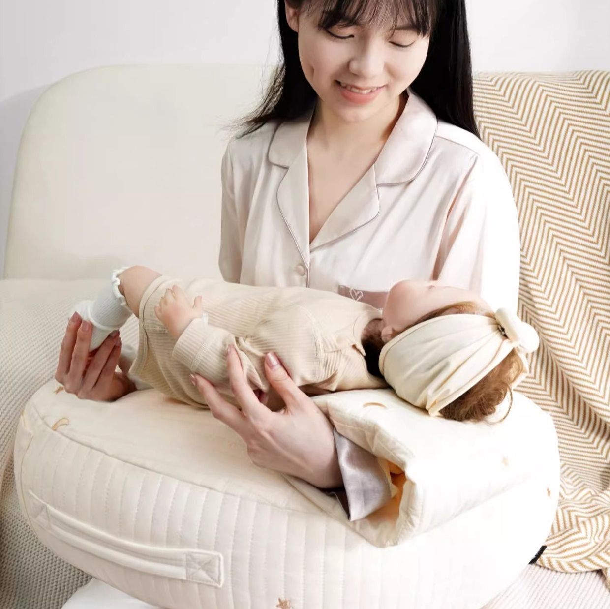 授乳クッション 科学角度設計硬め授乳クッション十五度傾斜型