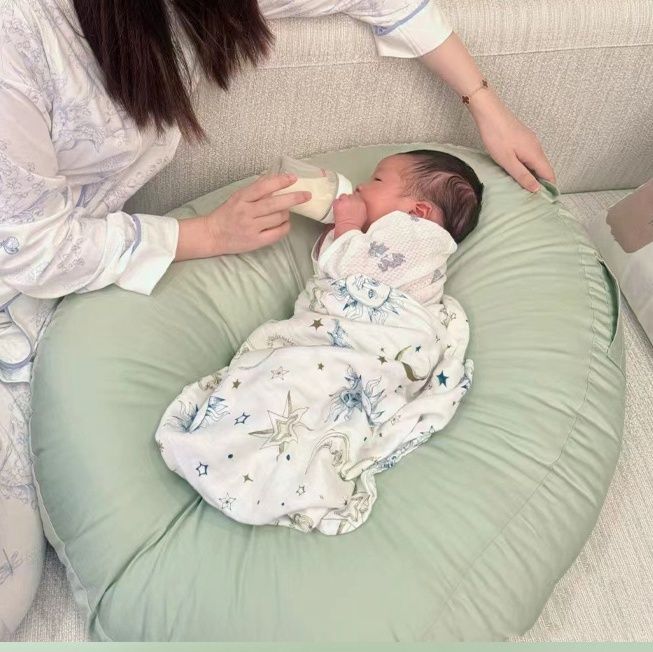 授乳クッション 安心快適硬めベビーベッド型授乳クッション