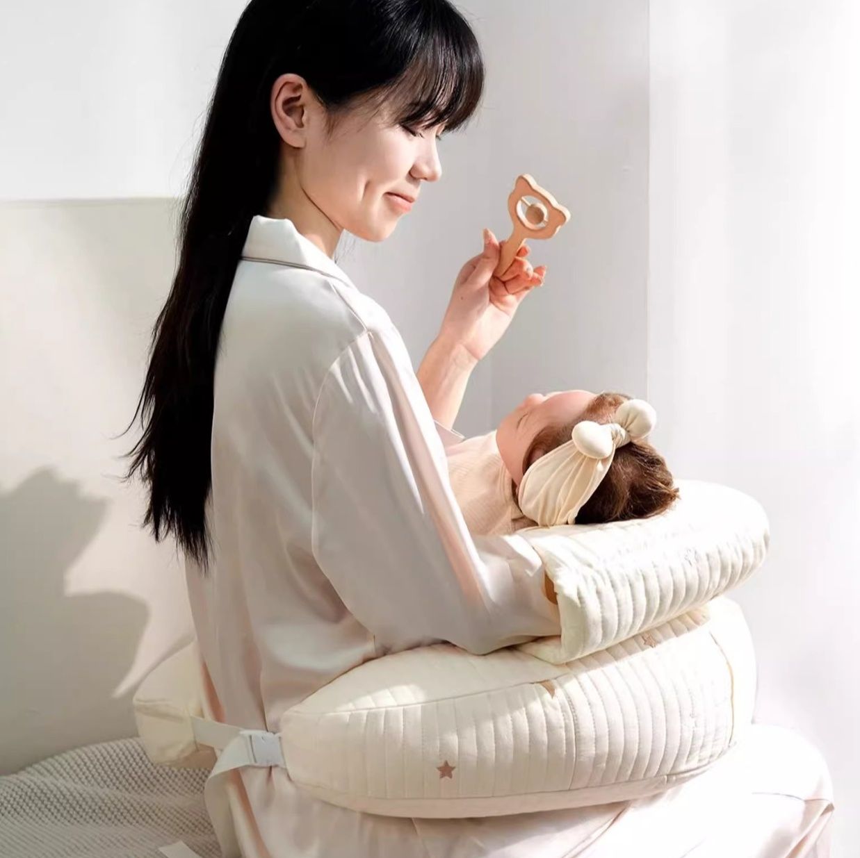 授乳クッション 赤ちゃん快適十五度傾斜授乳枕