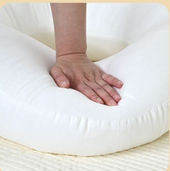 授乳クッション エアー多機能三日月型授乳補助エアークッション