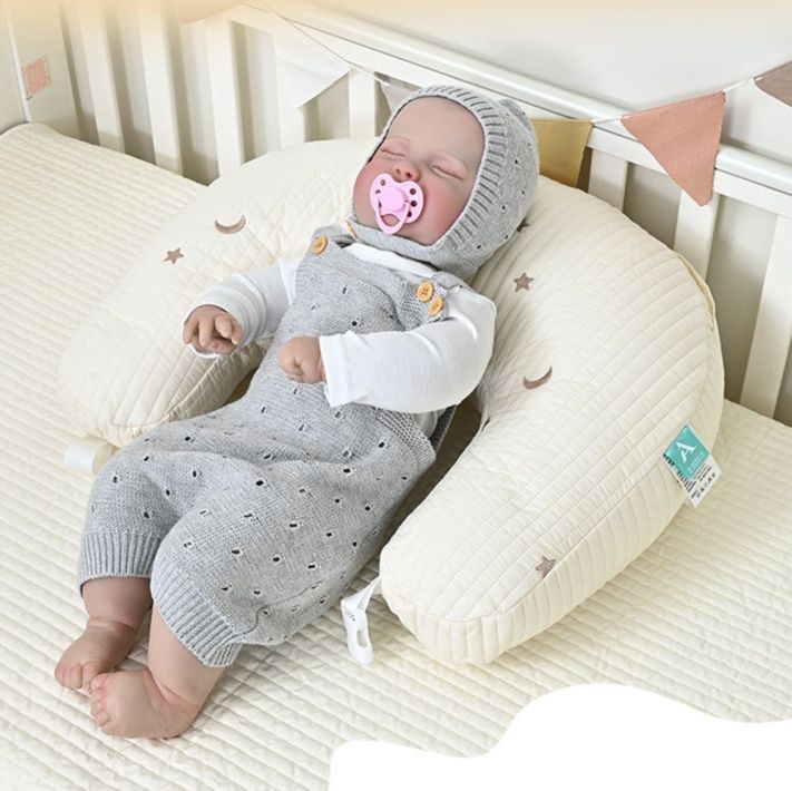 硬めしっかり支える三日月型授乳クッション