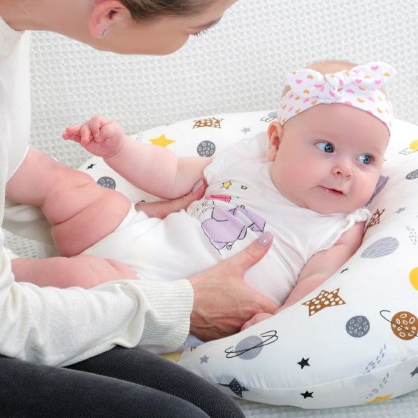 授乳クッション 宇宙柄ビーズ充填授乳クッション