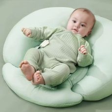 軽量エアー素材で腕が楽な分離型授乳クッション