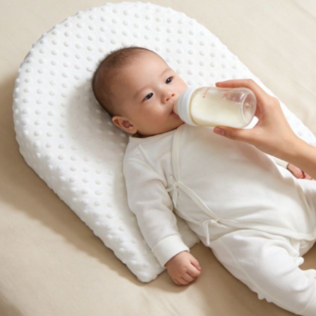 授乳クッション 赤ちゃん安心15度傾斜サポート授乳クッション硬め
