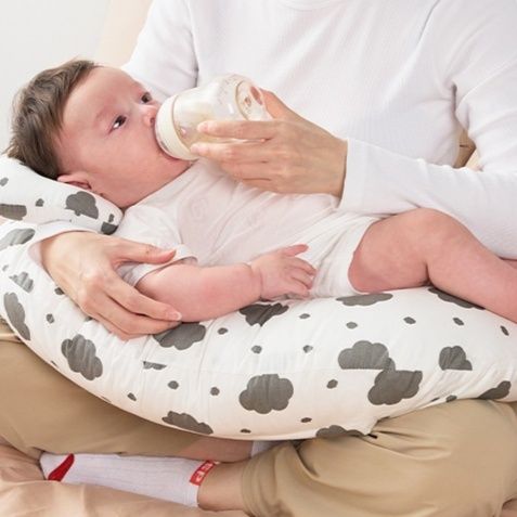 授乳クッション やわらか背骨サポート授乳クッション