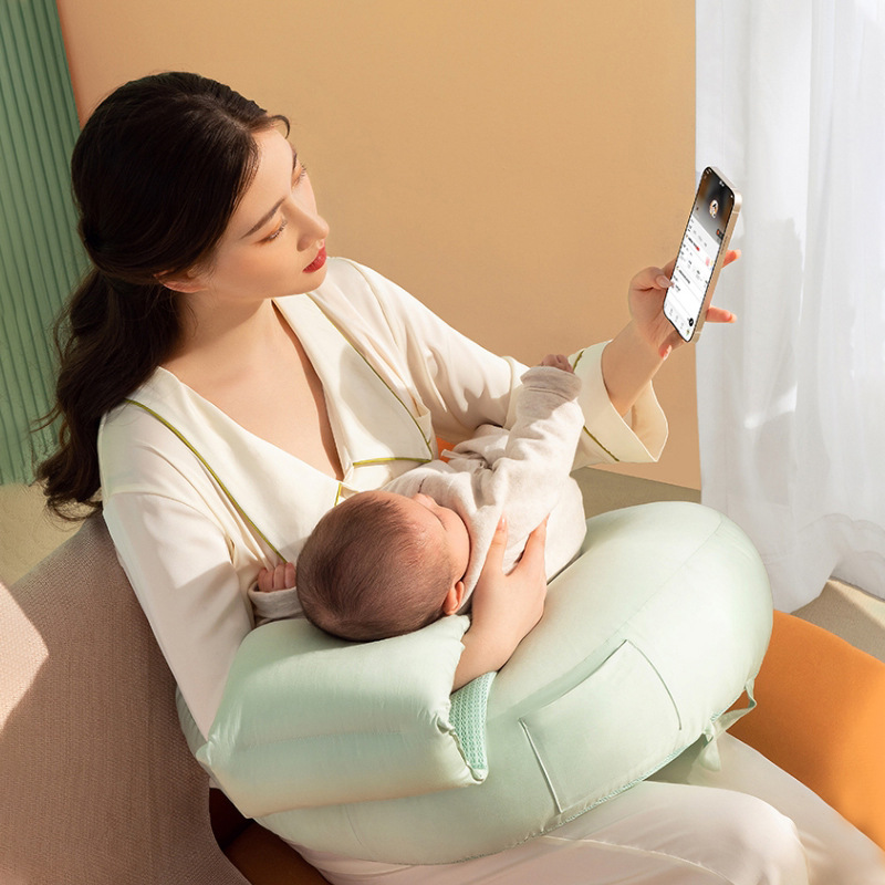 授乳クッション 赤ちゃん思い設計の硬め授乳用三日月型腕枕