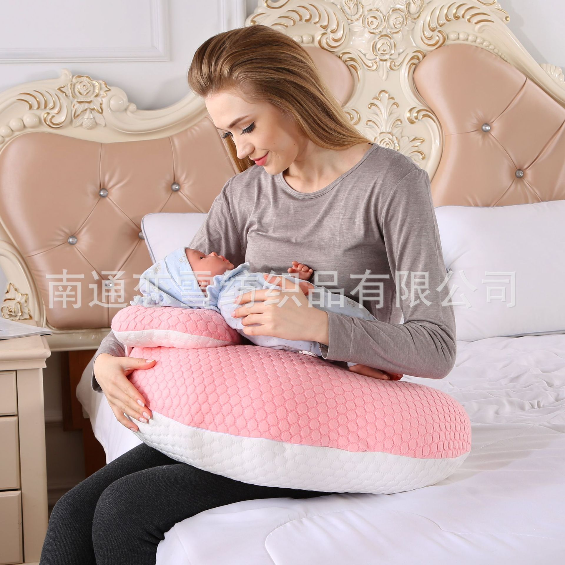 https://fulmo-img-server.com/junyu-cushion-lab/6b27c931-9691-49e7-bf47-4ad49c86671d.jpg