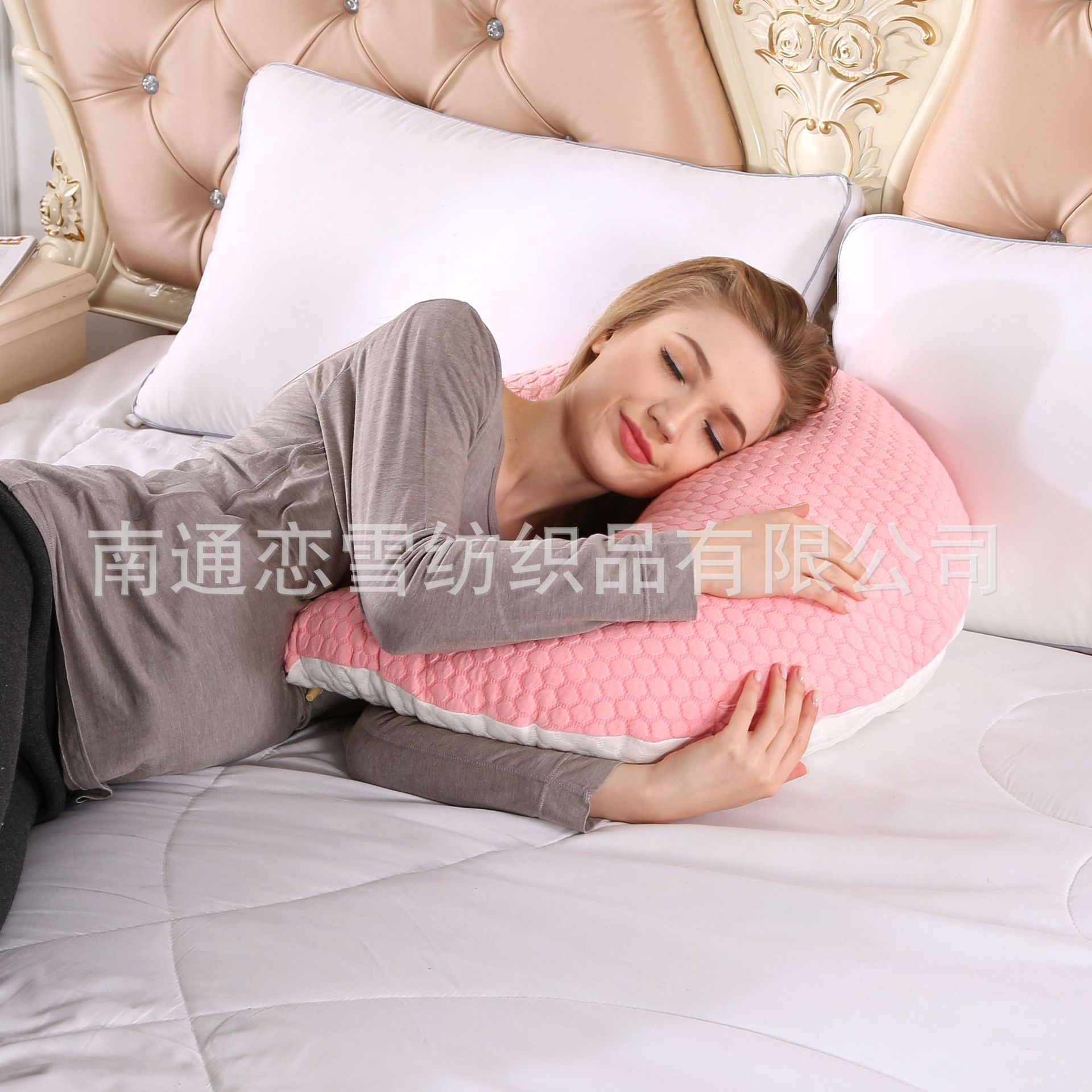 https://fulmo-img-server.com/junyu-cushion-lab/c02e4130-c5a4-4582-9bc3-28c82d89cd26.jpg