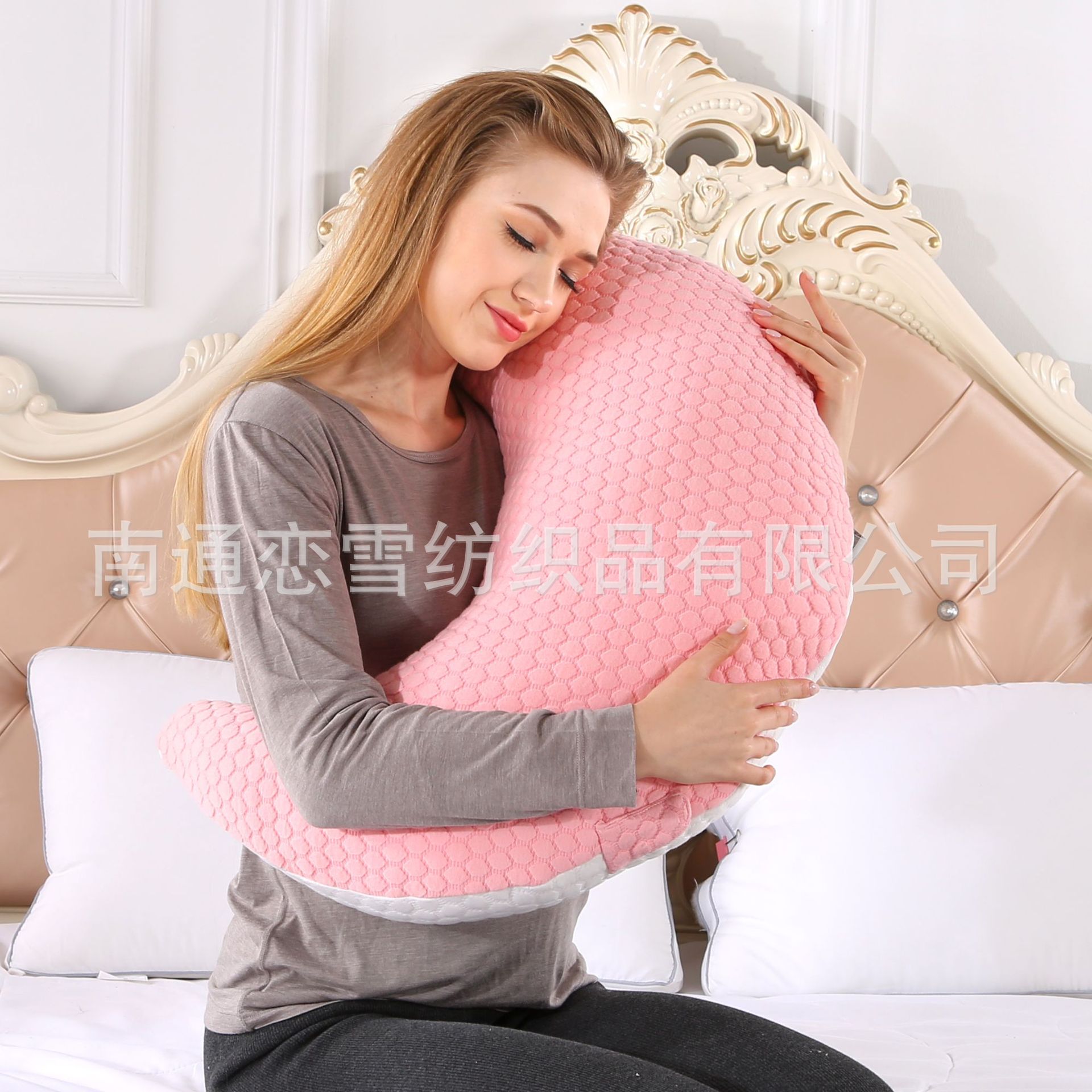 https://fulmo-img-server.com/junyu-cushion-lab/f1ecb74d-7110-43db-a0a8-3e8aaa0988f1.jpg