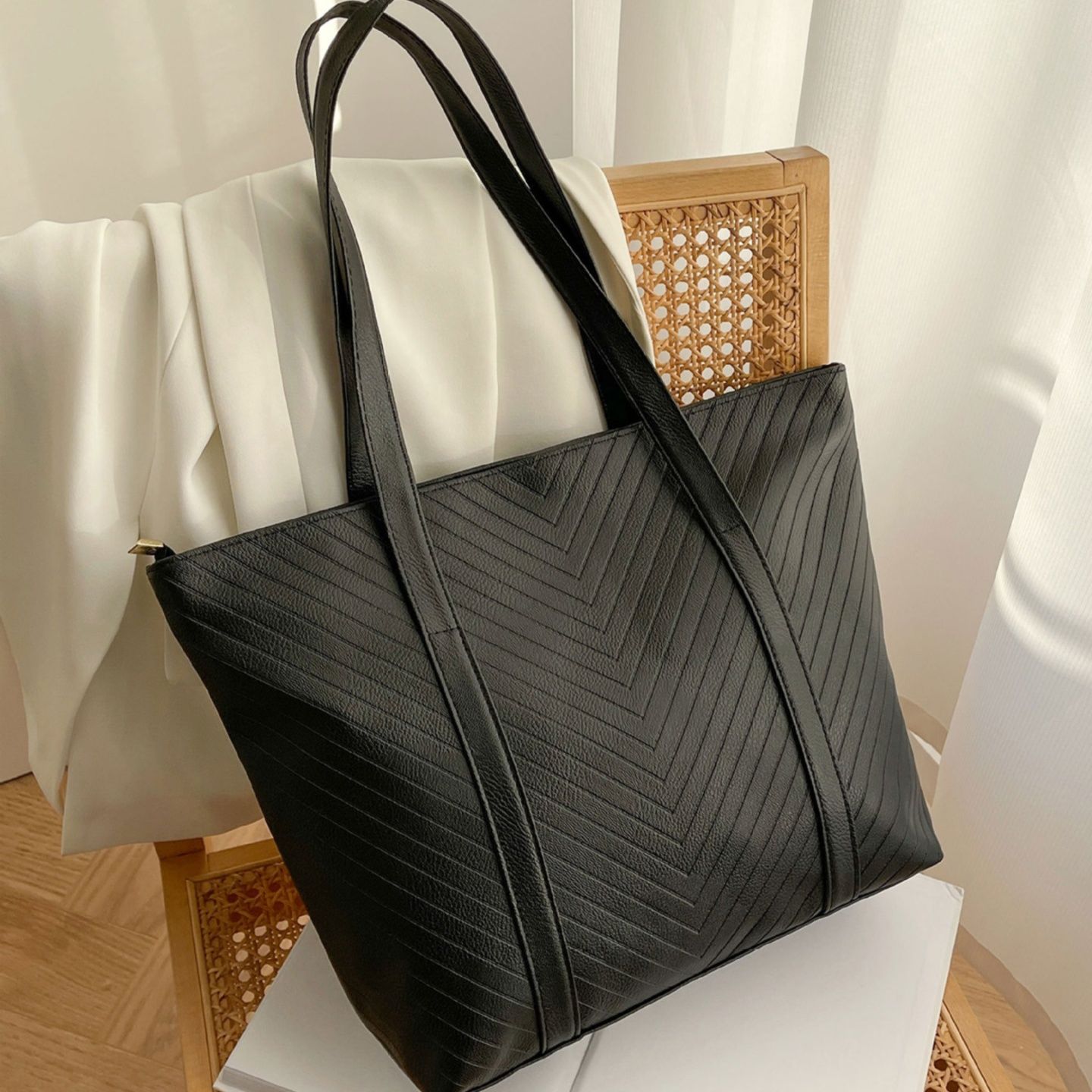 メンズトートバッグ 立体型押しヘリンボーン柄大容量通勤鞄