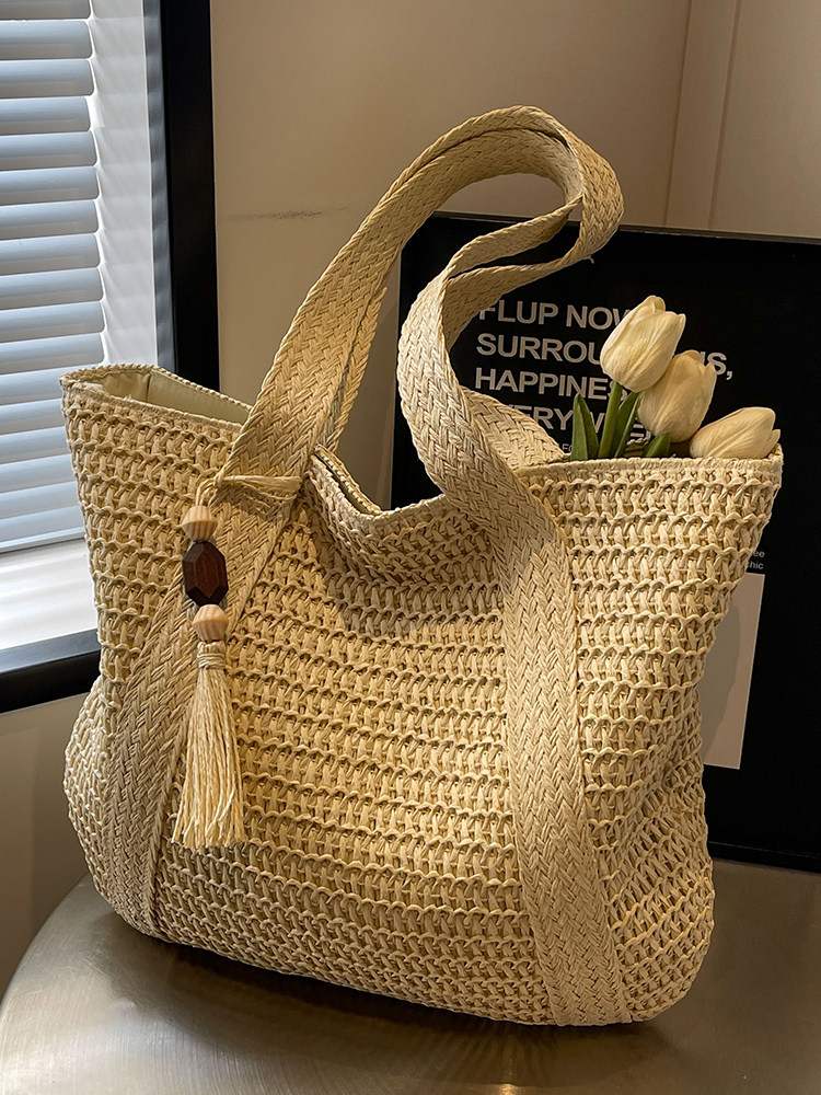 カゴバッグ タッセル付き透かし編みカゴバッグトート型