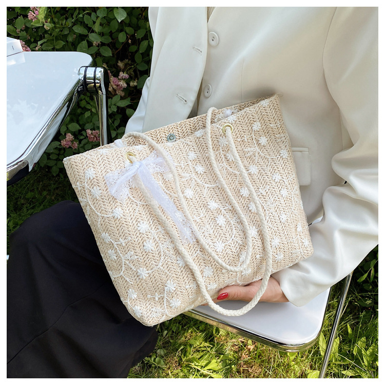 カゴバッグ 花刺繍リボン付きナチュラルトート