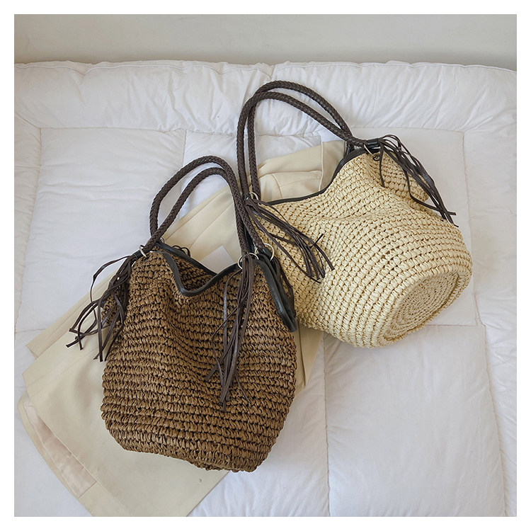 カゴバッグ 編み込みフリンジ付き丸みトート型カゴバッグ