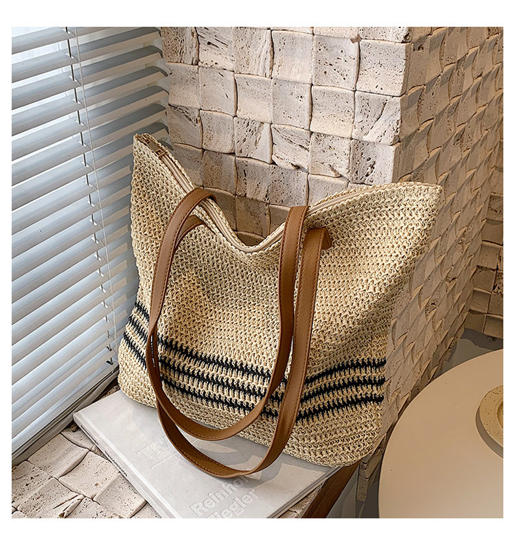 カゴバッグ ボーダー編み込みの大容量トート型かごバッグ