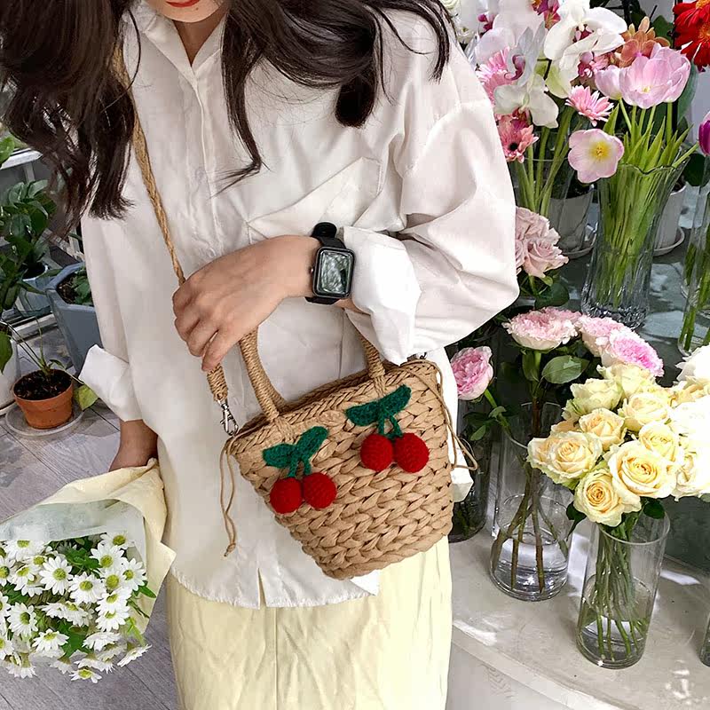 カゴバッグ さくらんぼ刺繍付き丸型カゴバッグ