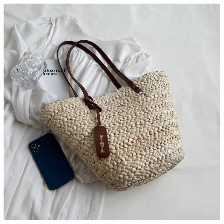 カゴバッグ 編み込みデザインの大容量トート型かごバッグ