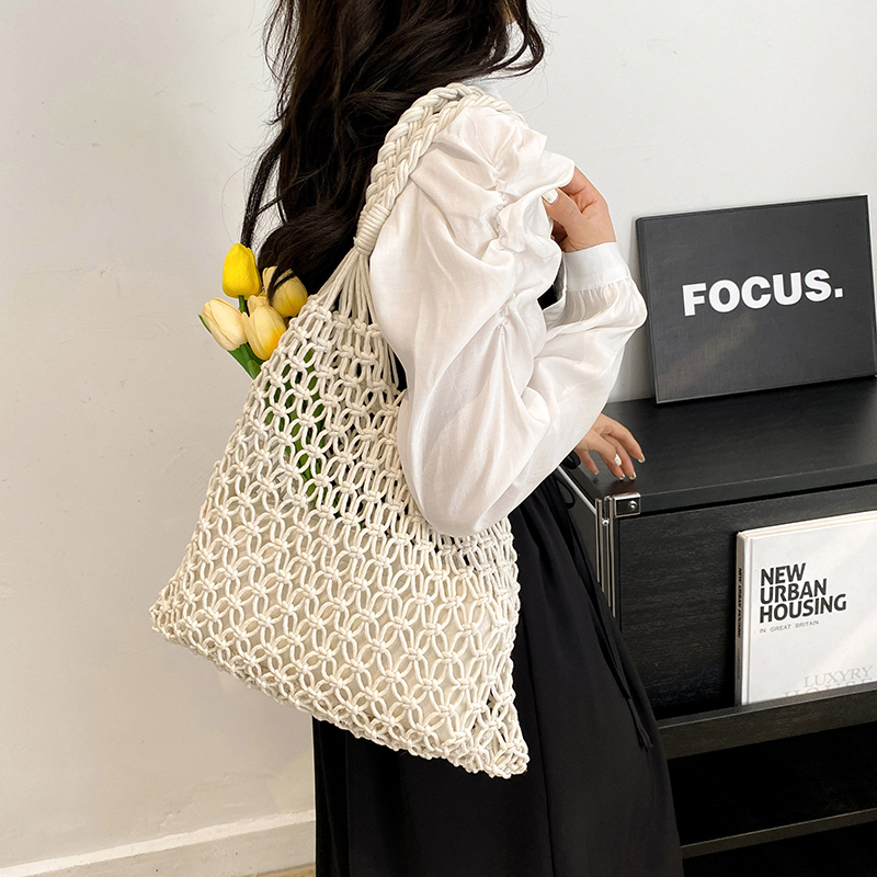 カゴバッグ 手編み風網目模様の大容量ショルダーかごバッグ