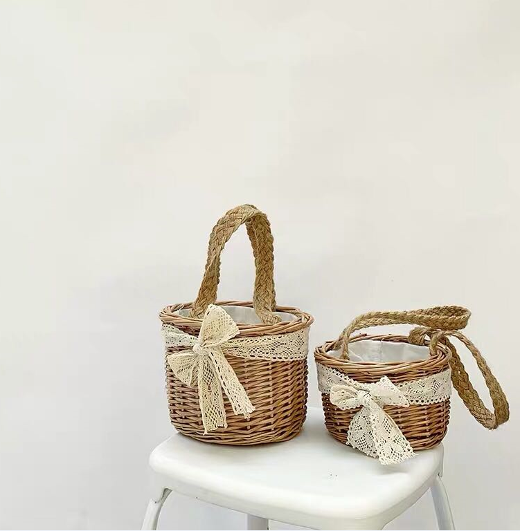 カゴバッグ 編み紐取っ手付きレース装飾籐編みカゴバッグ