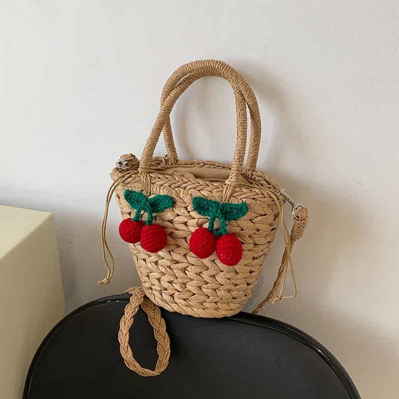 カゴバッグ さくらんぼ刺繍付き丸型カゴバッグ