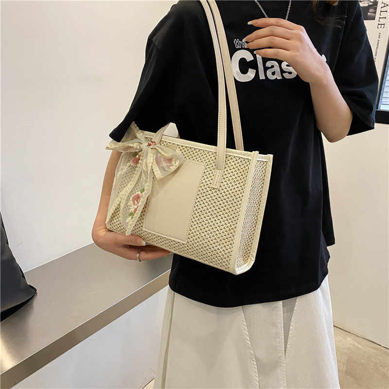 カゴバッグ 花柄リボン付き編み込みトート型バッグ