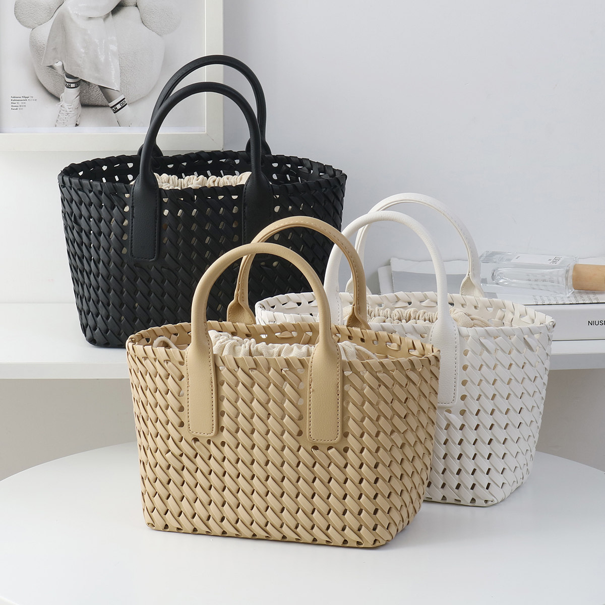 カゴバッグ 編み込みレザー調トート型カゴバッグ