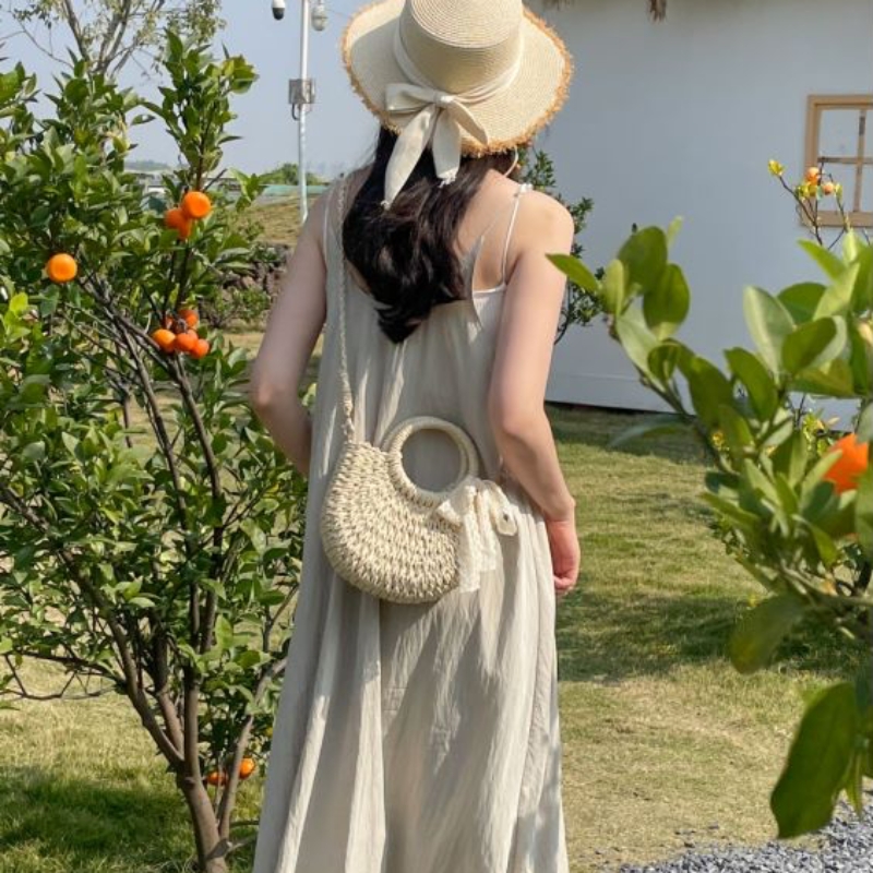 レース編み紐付き丸型カゴバッグハンドル付き