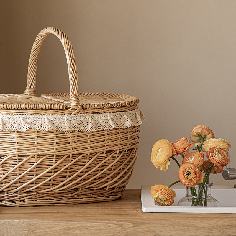 カゴバッグ レース装飾付き蓋つき籐編みハンドバッグ