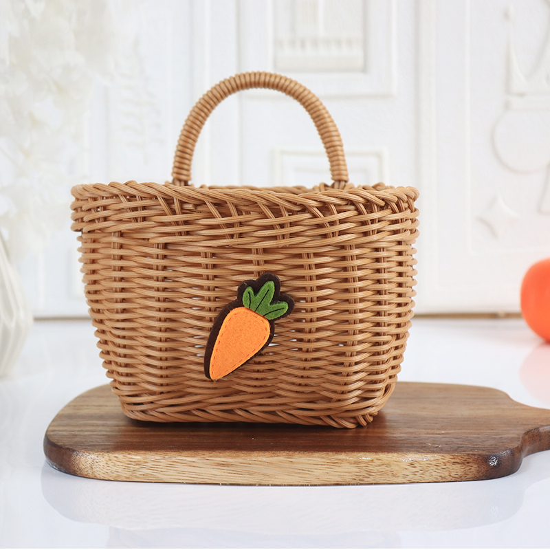 カゴバッグ 人参モチーフ付き編み込みミニカゴバッグ