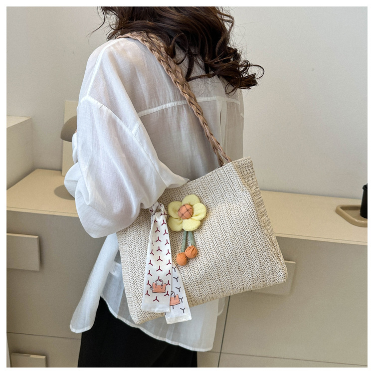 カゴバッグ 花ひらく麦わらトートバッグ