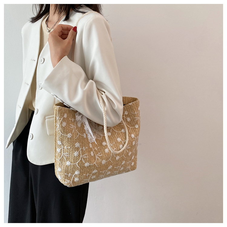 カゴバッグ 花刺繍リボン付きナチュラルトート